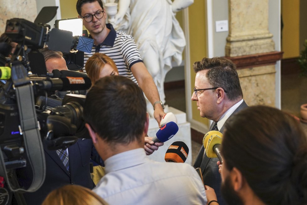 Ministr kultury Antonín Staněk před jednáním vlády (17. 6. 2019)