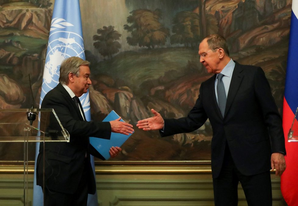 Generální tajemník OSN António Guterres v Moskvě s ruským ministrem zahraničí Sergejem Lavrovem (26.4.2022)