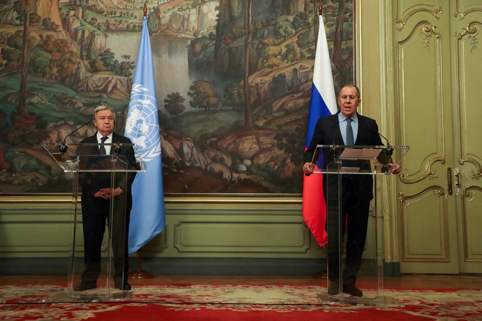 Generální tajemník OSN António Guterres v Moskvě s ruským ministrem zahraničí Sergejem Lavrovem (26.4.2022)