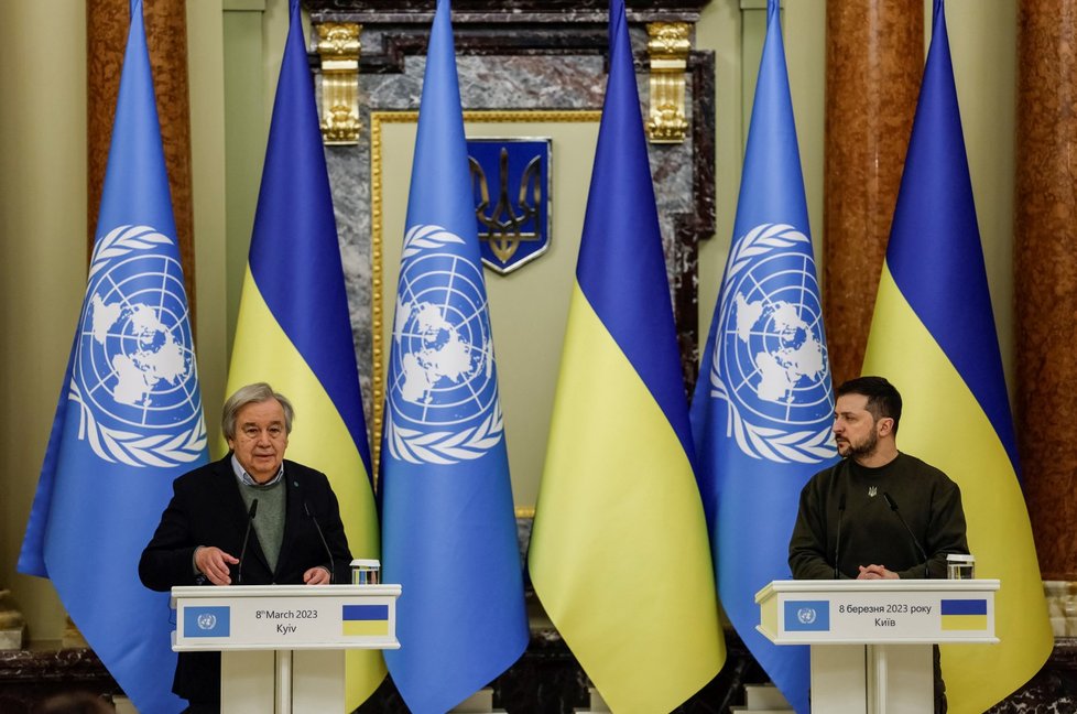 Generální tajemník OSN António Guterres u Volodymyra Zelenského v Kyjevě (8. 3. 2023).