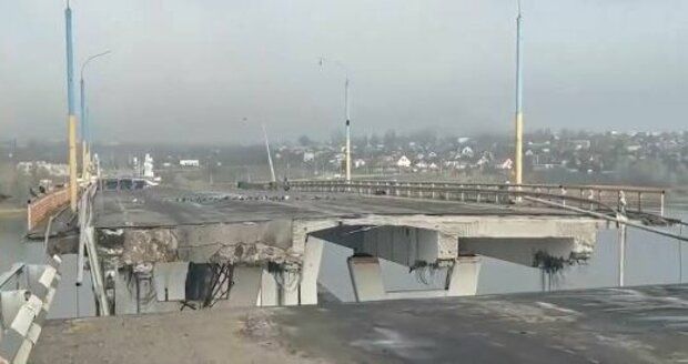 U Chersonu se zřítil důležitý most přes Dněpr! Rusové ho zřejmě odpálili při ústupu