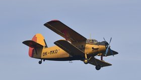 Antonov An-2 při hašení požáru v Českém Švýcarsku