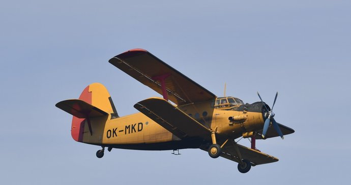 Antonov An-2 při hašení požáru v Českém Švýcarsku