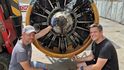 Iniciátoři projektu Martin Meluš a Jiří Senohrábek před motorem An-2 Iniciátoři projektu Martin Meluš a Jiří Senohrábek před motorem An-2