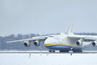 V Česku přistál sen! Největší letadlo na světě rolovalo v Mošnově