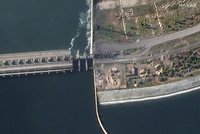 ONLINE: Cherson bez proudu, zničené mosty, poškození Kachovské přehrady! A Banksy v Boroďance