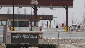 Vojenská základna Dugway Proving Ground, asi 85 mil jižně od Salt Lake City v americkém Utahu.