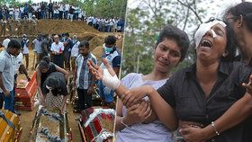 Anuša přišla při bombových útocích na Srí Lance o celou rodinu. Zahynul její manžel, dcera, syn, švagrová a dvě neteře