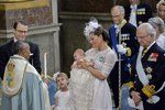 Křtiny tříměsíčního švédského prince Oscara Carla Olofa