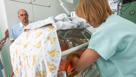 Zázračný přístroj U Apolináře: Plicní ventilátor pomáhá dýchat už půlkilovým miminkům