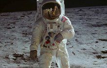 50 let od dobytí zemského satelitu: Z Měsíce udělali kadibudku