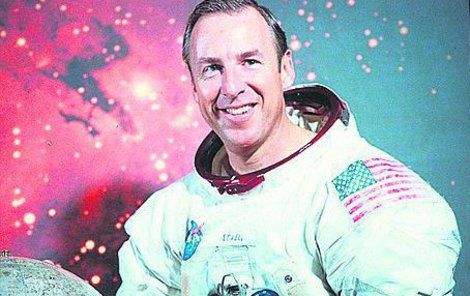 1970 Jim Lovell, eso mezi americkými astronauty před letem Apolla 13. Sotva mohl tušit, jaké drama podstoupí.