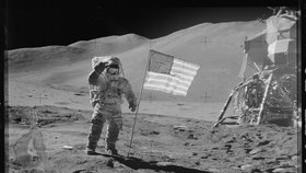 NASA na internetu zveřejnila 10 000 fotografií z misí Apollo.