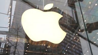 Apple vyvíjí vlastního chatbota. Akcie společnosti jsou po zprávě na historickém maximu