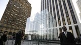 Babička (83) žaluje Apple o milion dolarů kvůli zlomenému nosu v prodejně firmy