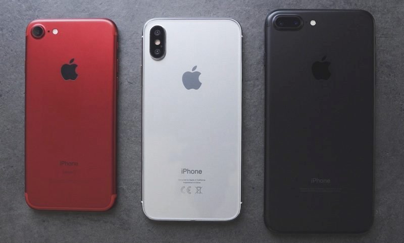 Zleva: iPhone 8, iPhone X a iPhone 8 Plus