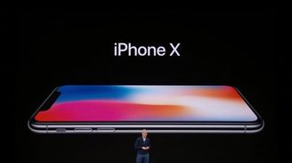 Tři nové iPhony i hodinky, ze kterých si zavoláte. Apple odhalil netrpělivě očekávané novinky