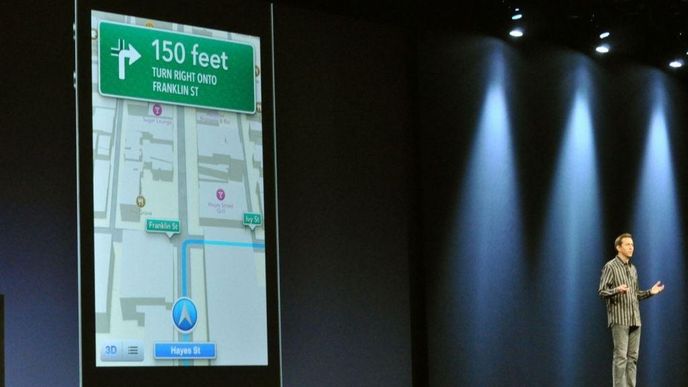 Apple maps při úvodním představení v červnu 2012 (archivní foto)