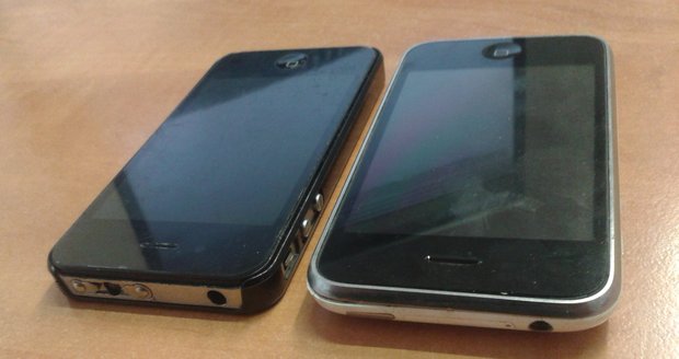 Z tohohle iPhonu si nezavoláte: Padělky telefonů fungují jako paralyzér!