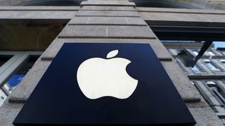 Brusel chce obvinit Apple kvůli omezování přístupu konkurence k Apple Pay