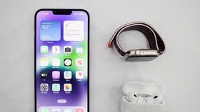 Apple představil řadu nových mobilů a hodinek.