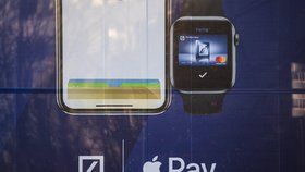 Apple Pay v Česku. Jak zaplatit iPhonem nebo hodinkami Apple Watch