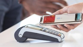 Do Česka dorazil Apple Pay. Kde a jak lze nově zaplatit iPhonem v obchodech?