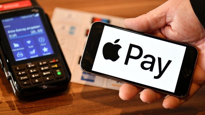 Apple Pay dominuje tuzemskému trhu mobilních plateb.