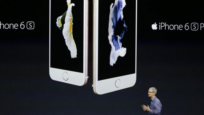 Apple při prezentaci nových iPhonů (9. září 2015)