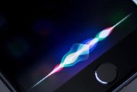 Také je vám hloupé mluvit na telefon? Apple žádá o patent na šeptající Siri