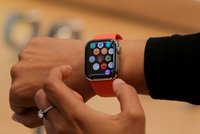 Problém pro giganta Apple: Zastavuje prodej části hodinek Apple Watch kvůli sporu o patent v USA