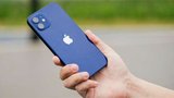 Apple si nejspíš připíše rekordní rok. iPhony 12 se prodávají rychleji než loni „jedenáctky“