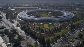 Apple park - sídlo jablečného giganta, kterému je už od začátku přezdíváno jako vesmírná loď.