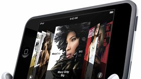 V obchodě iWorld je připraveno 100 kousků luxusního přehrávače iPod Touch 8 GB za poloviční cenu
