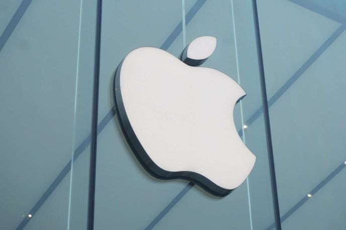 Firma podle regulátora porušila evropské předpisy tím, jak provozuje svůj obchod s aplikacemi App Store. Firma podle regulátora porušila evropské předpisy tím, jak provozuje svůj obchod s aplikacemi App Store.