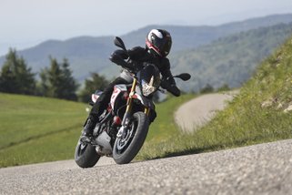 Aprilia Dorsoduro 900