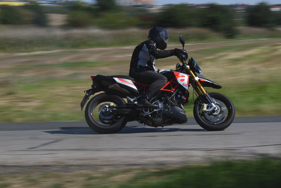 Aprilia Dorsoduro 900