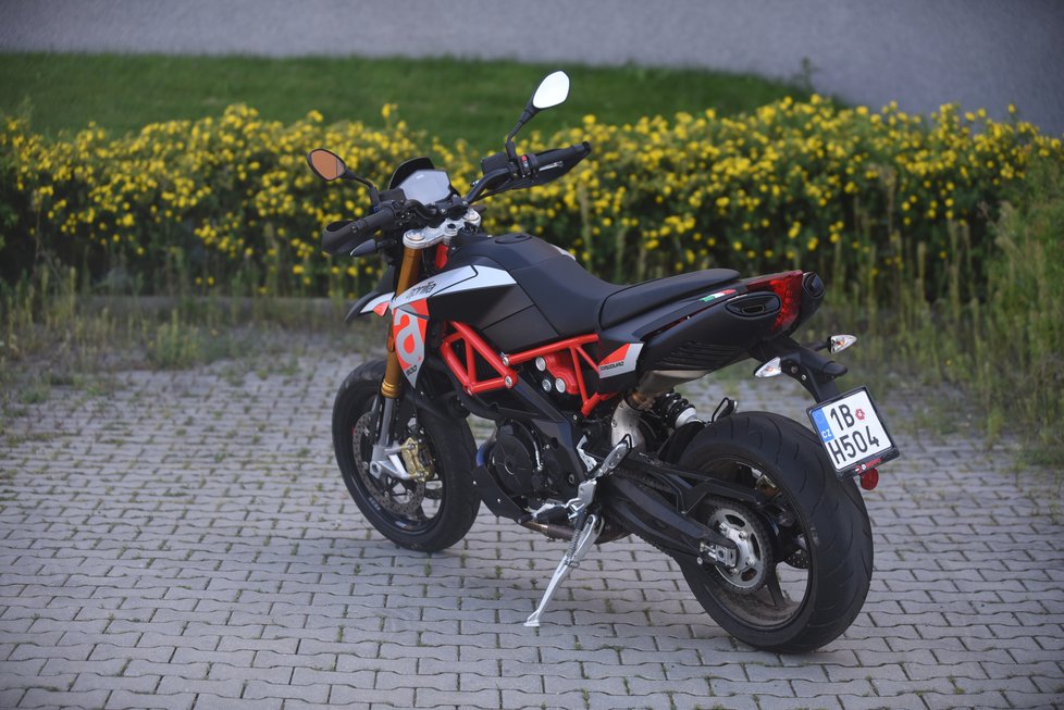 Aprilia Dorsoduro 900