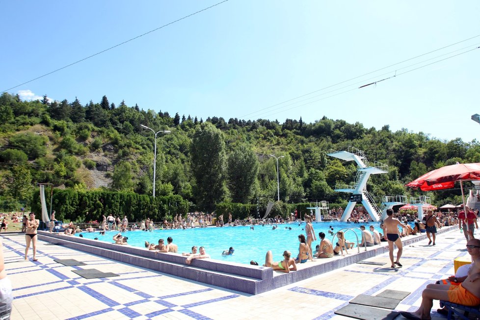 Noční teploty se v neděli budou pohybovat mezi 18 až 14 °C. Denní teploty opět dosáhnou na tropické hodnoty – na 26 až 30 °C.