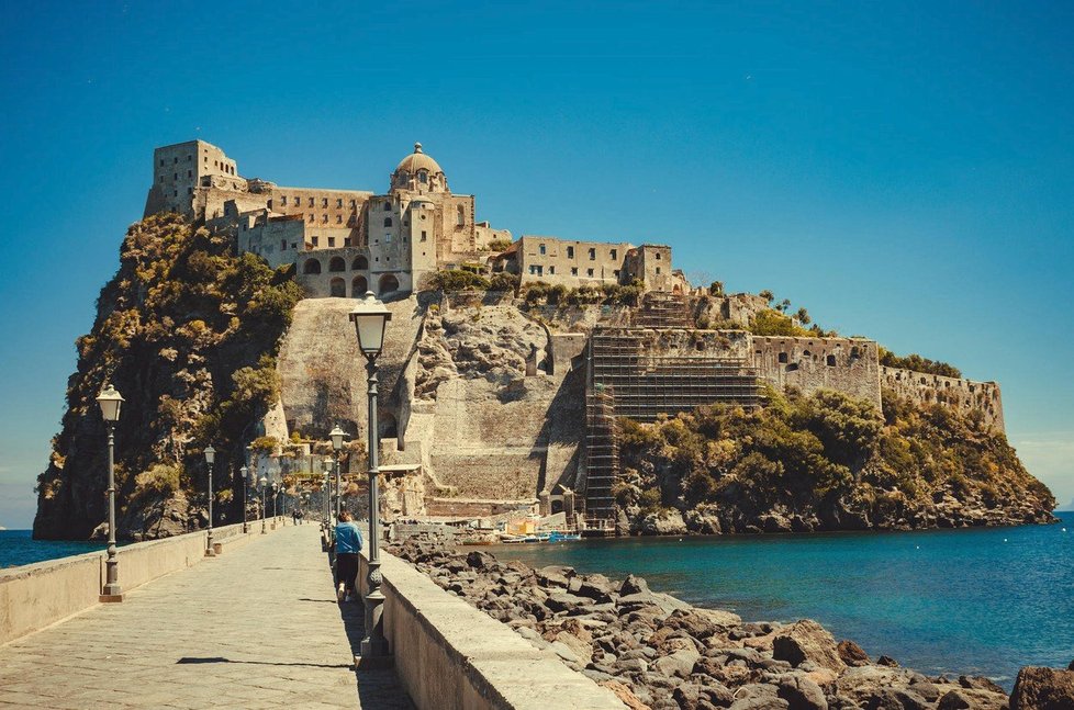 Aragonský hrad na ostrově Ischia