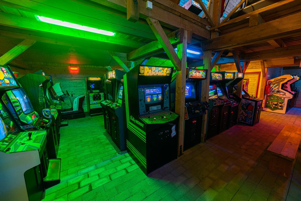 Arcade Hry v Červeném Újezdu.