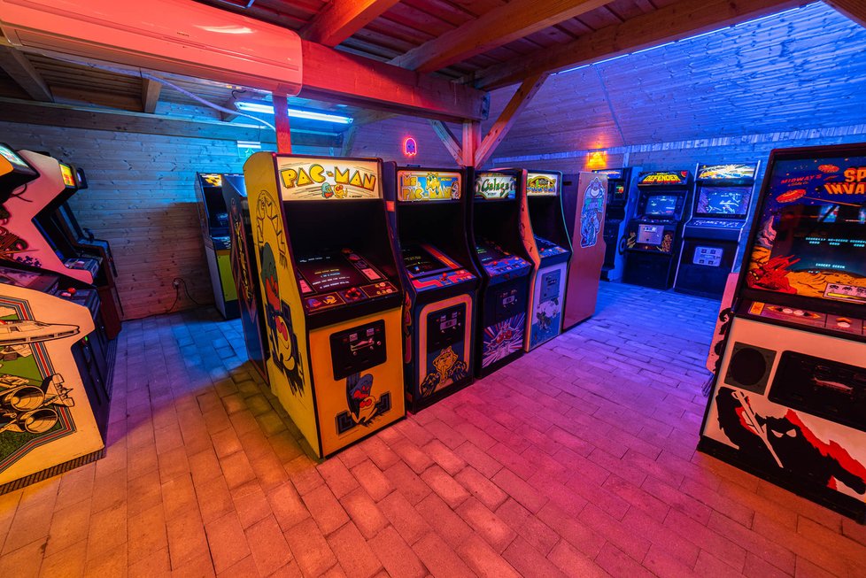 Arcade Hry v Červeném Újezdu.