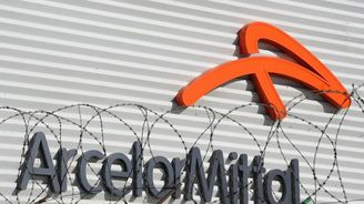 ArcelorMittal prodělal na konci roku miliardu dolarů