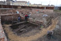 Brňané nechodili nahatí! Archeologové našli na Dornychu pravěký tkalcovský stav