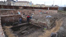 Brňané nechodili nahatí! Archeologové našli na Dornychu pravěký tkalcovský stav