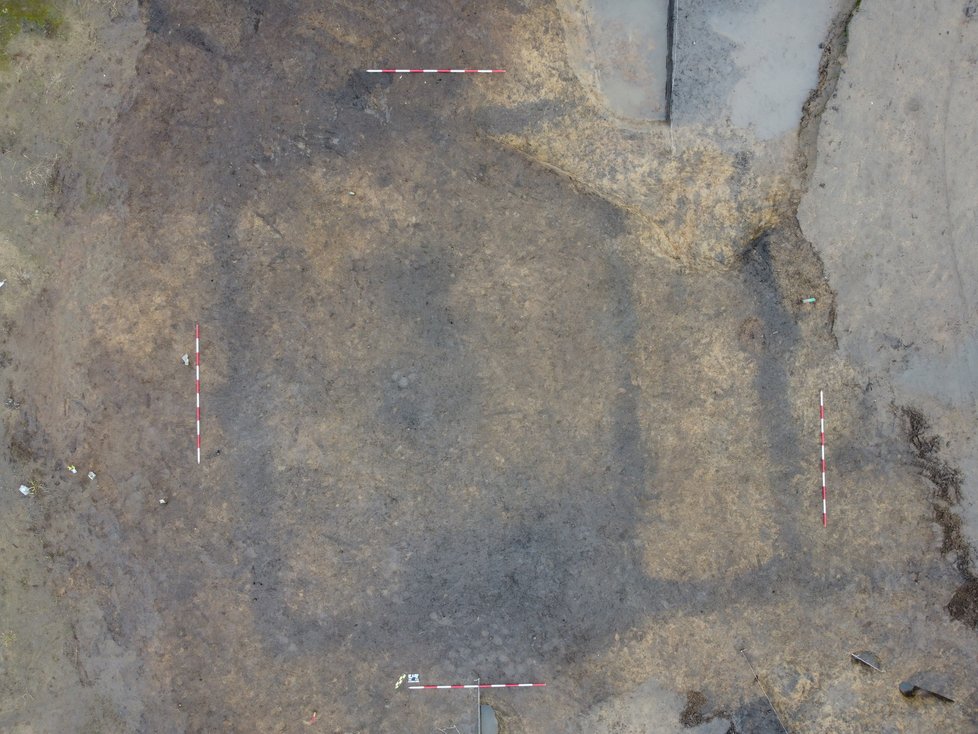 Archeologové z Archaia Brno našli v trase budoucí dálnice D55 mezi Moravským Pískem a Bzencem obrovské množství nálezů. Některé byly staré i šest tisíc let.