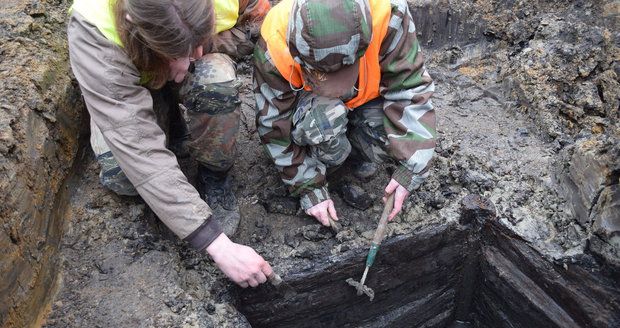 Stopy osídlení z mladší doby kamenné našli archeologové v pražské čtvrti Dubeč. (ilustrační foto)