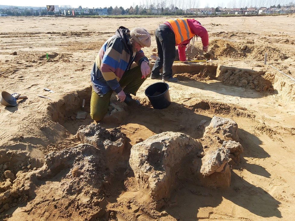 Archeologové u Moravského Písku a u Bzence našli významné doklady o historii osídlení regionu.