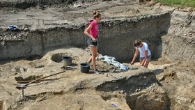 Archeologové při výzkumech mezi Nemocnicí Milosrdných bratří a Svratkou v Brně objevili úvozovou cestu.