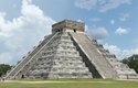 Pyramida El Castillo má v sobě další pyramidy